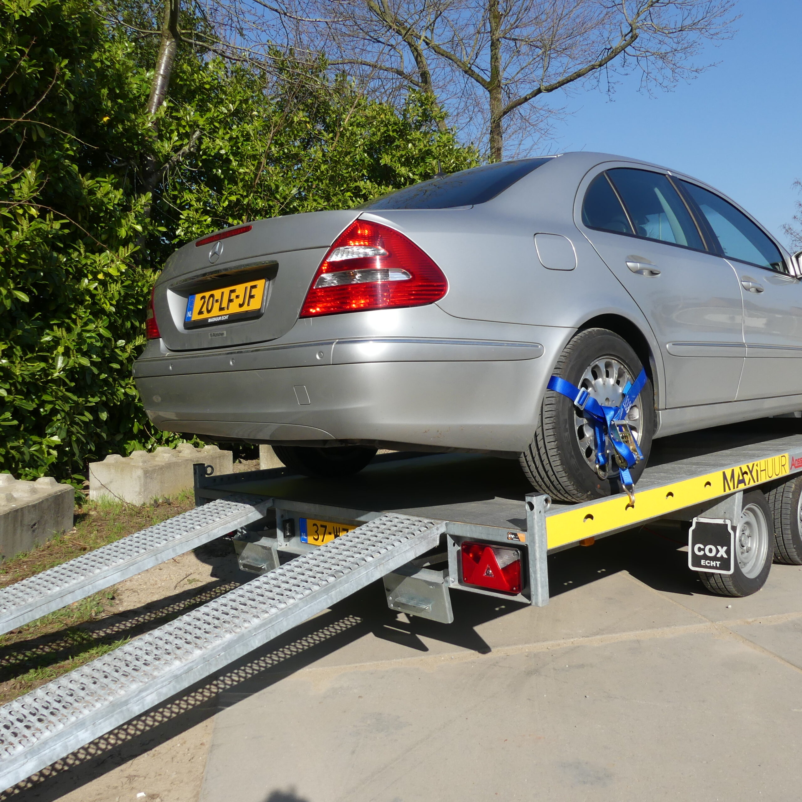Dubbelasser auto transporter